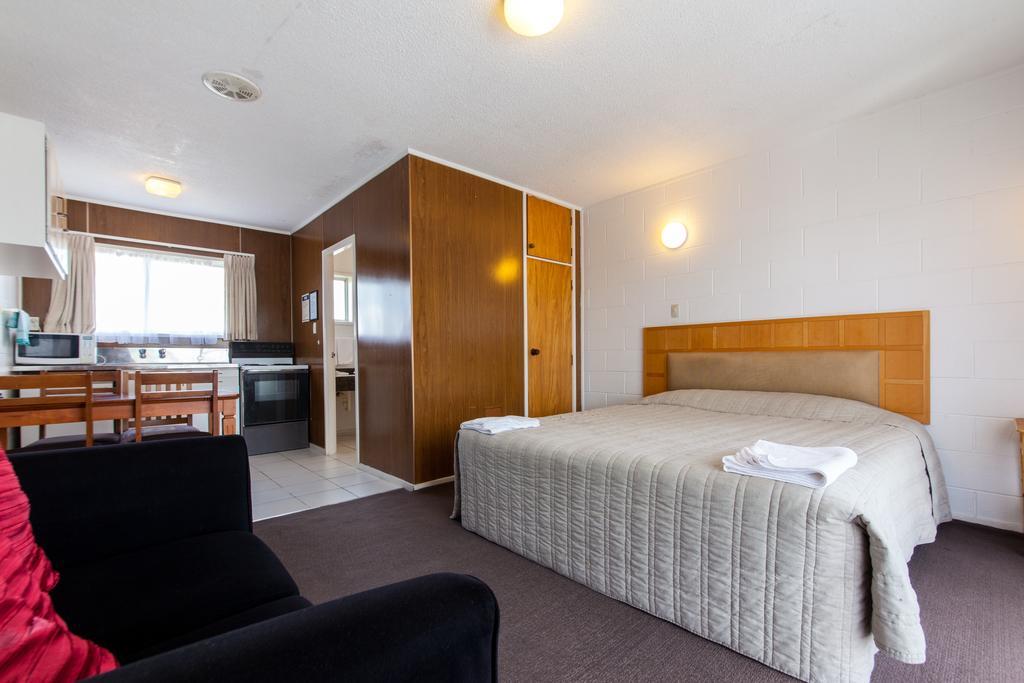 Sunset Lodge Motel Taupaki Zimmer foto