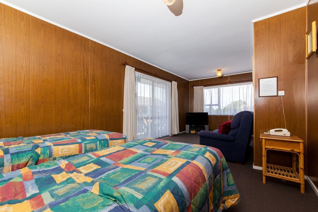 Sunset Lodge Motel Taupaki Zimmer foto