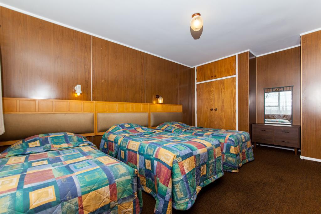 Sunset Lodge Motel Taupaki Zimmer foto