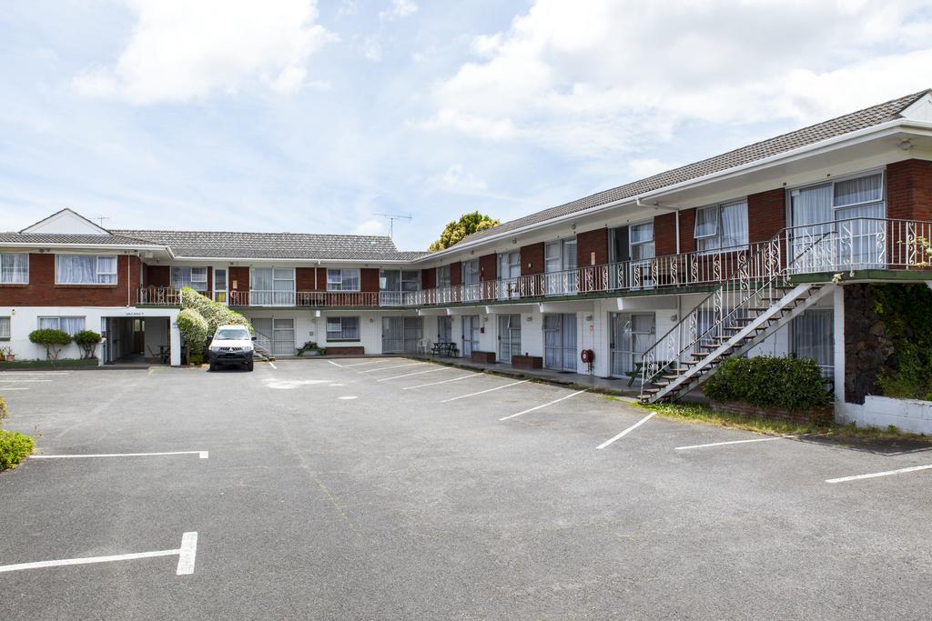 Sunset Lodge Motel Taupaki Exterior foto